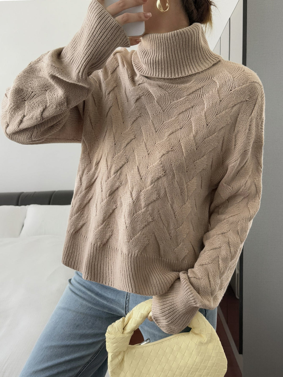 Alice | Effortless Oversized Cable Knit Turtleneck Sweater