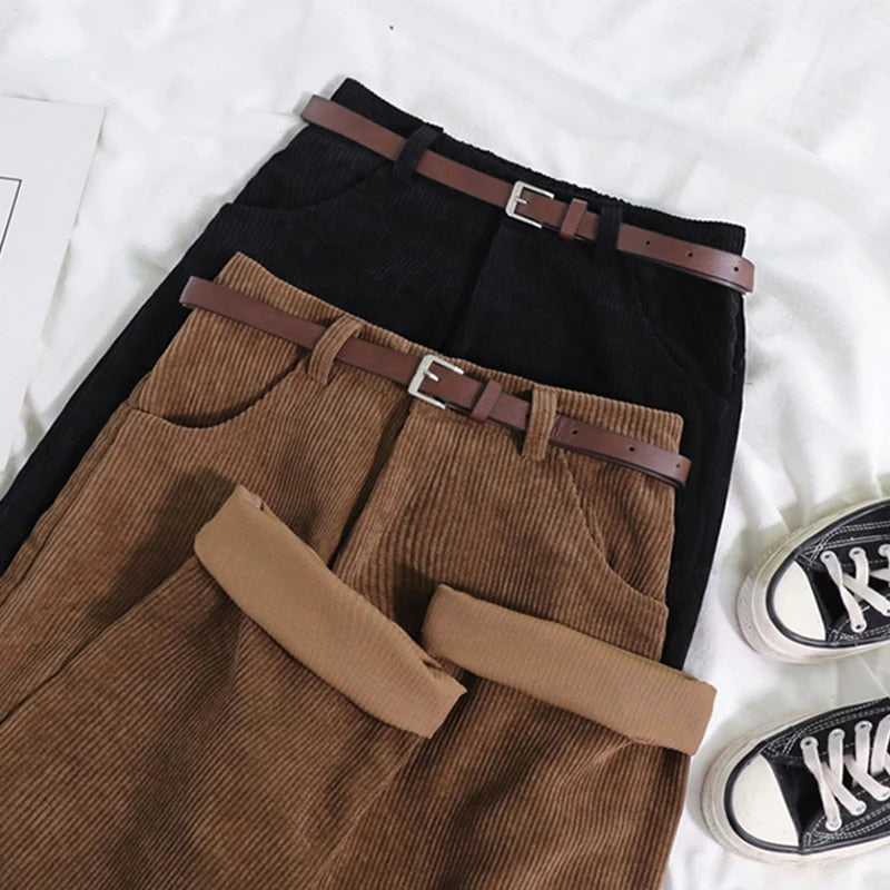 Betty | High-Waisted Relaxed Fit Corduroy Pants