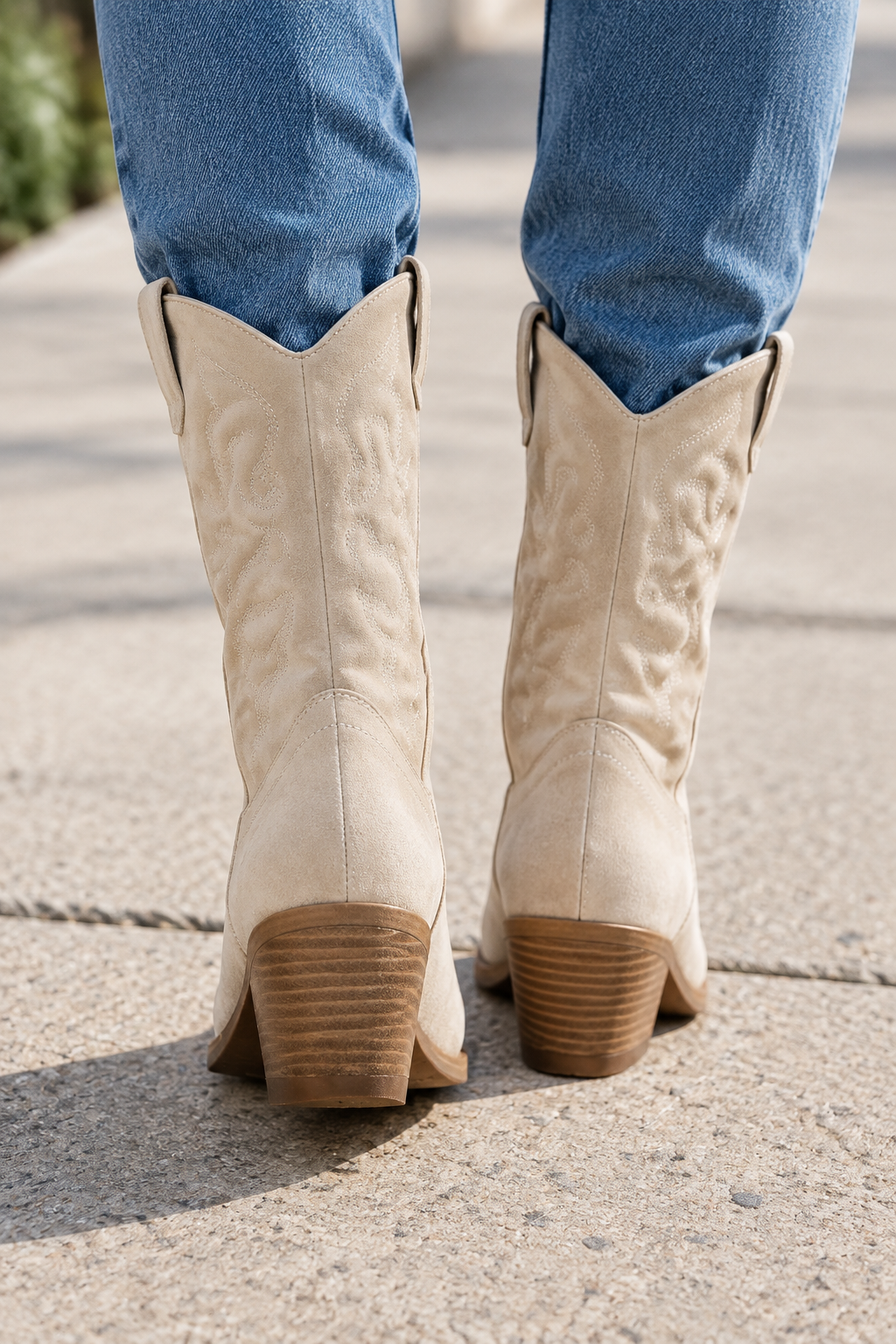 Cynthia | Graceful Stitched Western Cowboy Boots