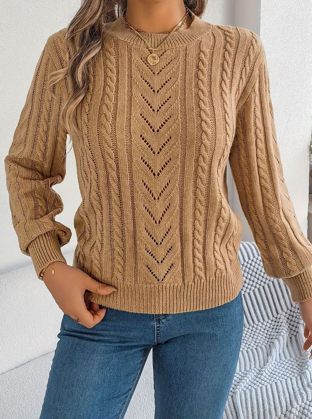 Danielle | Classic Cable-Knit Crew Neck Long Sleeve Sweater