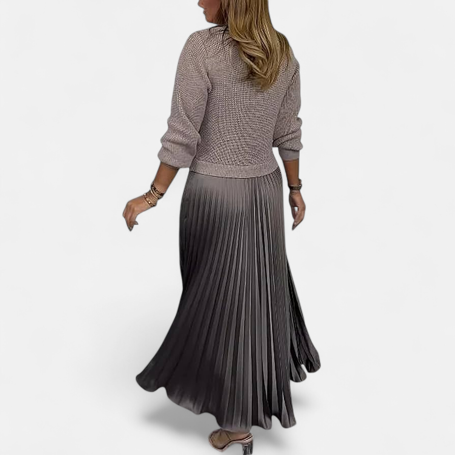 Elizabeth | Chic Long Sleeve Pleated Maxi Sweater Dress