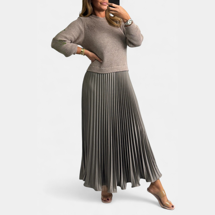 Elizabeth | Chic Long Sleeve Pleated Maxi Sweater Dress