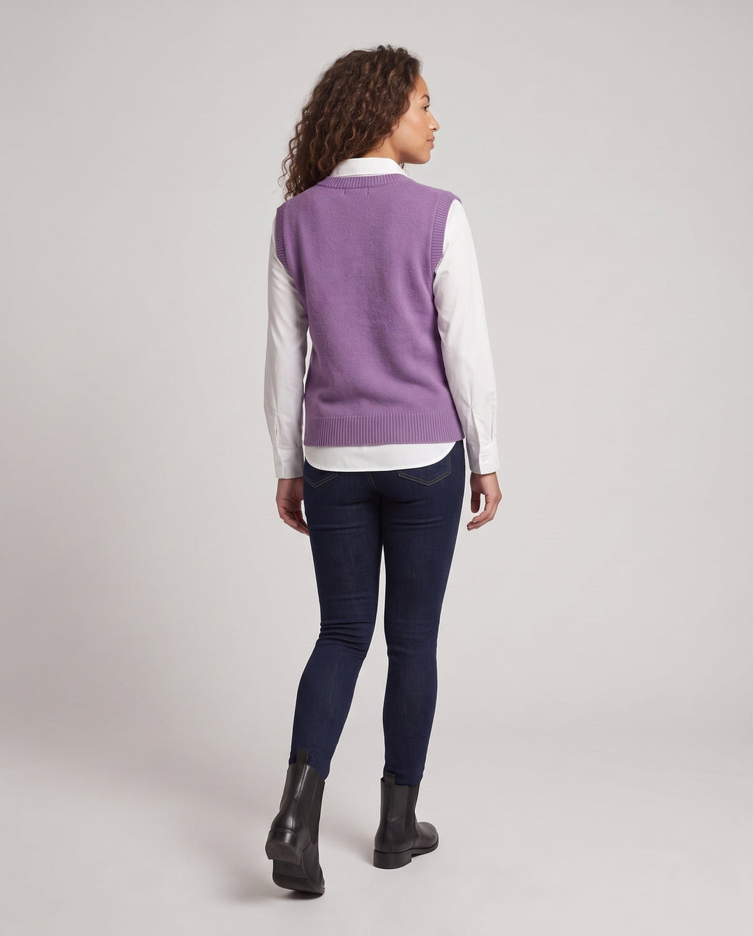 Elizabeth | Cozy Fine Knit Crewneck Sweater Vest