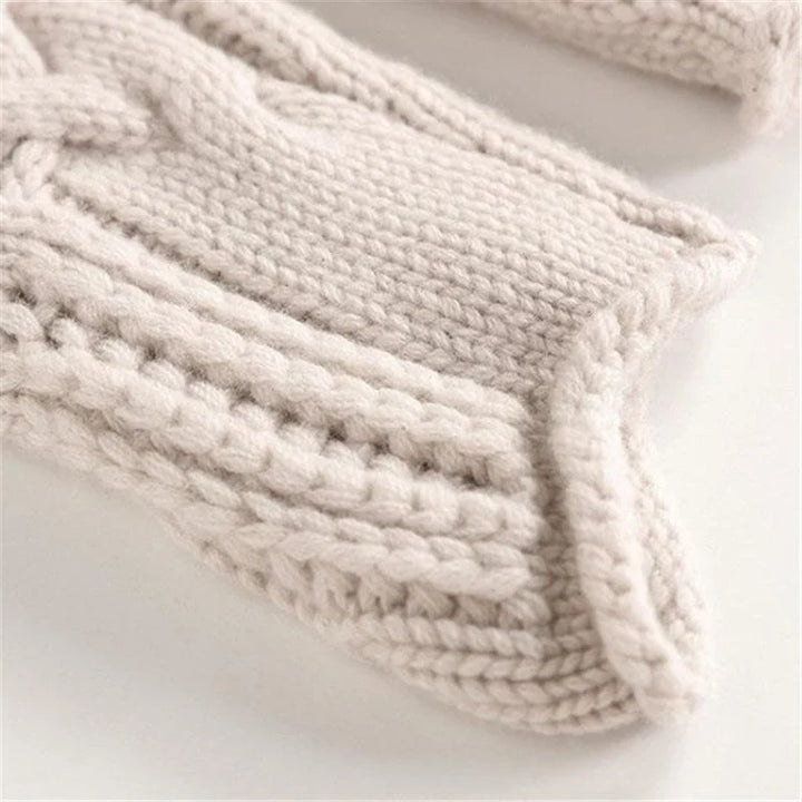 Emily | Graceful Cable Knit Turtleneck Sweater