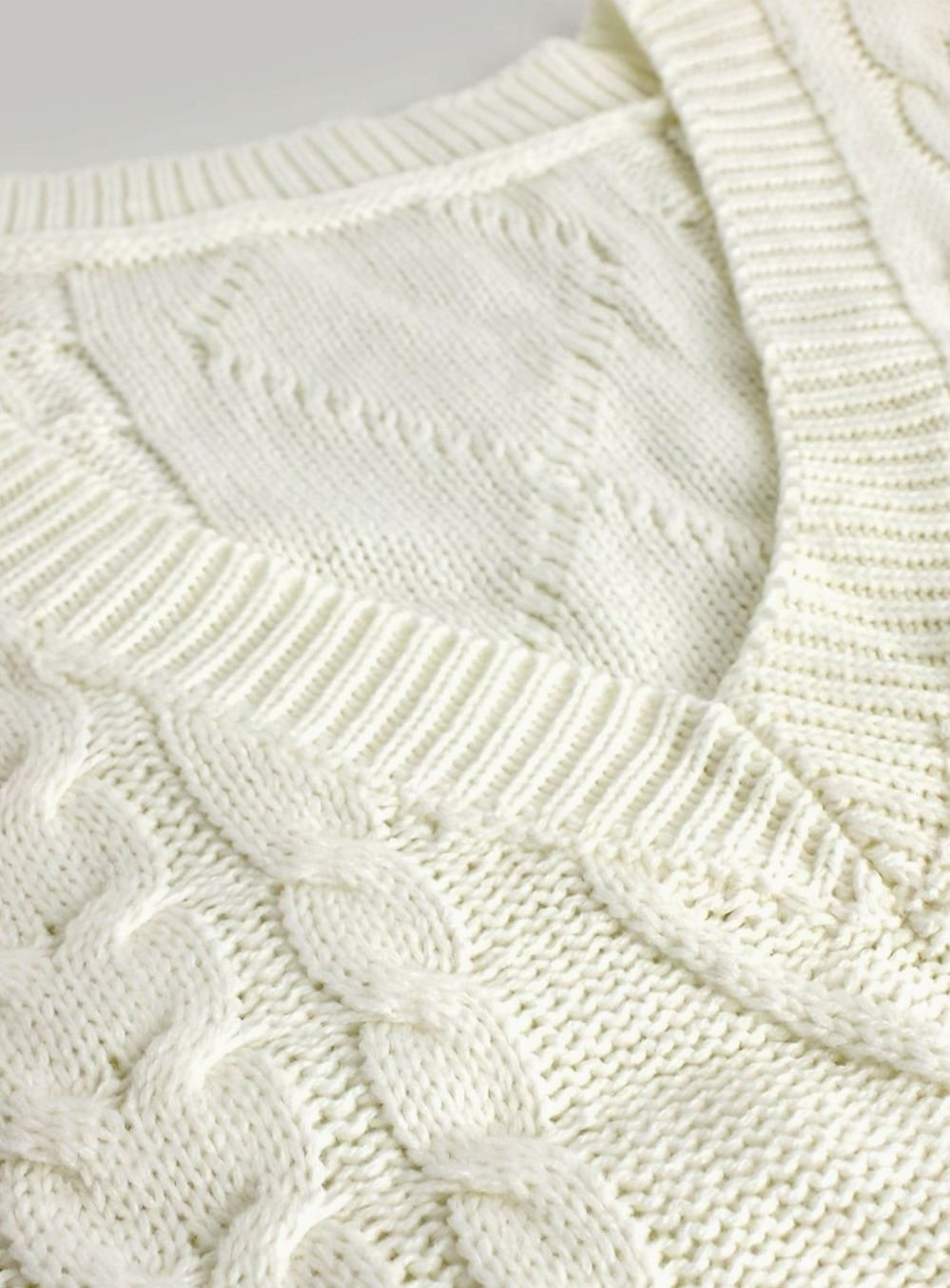 Kimberly | Cozy Oversized Cable Knit V-Neck Sweater Vest