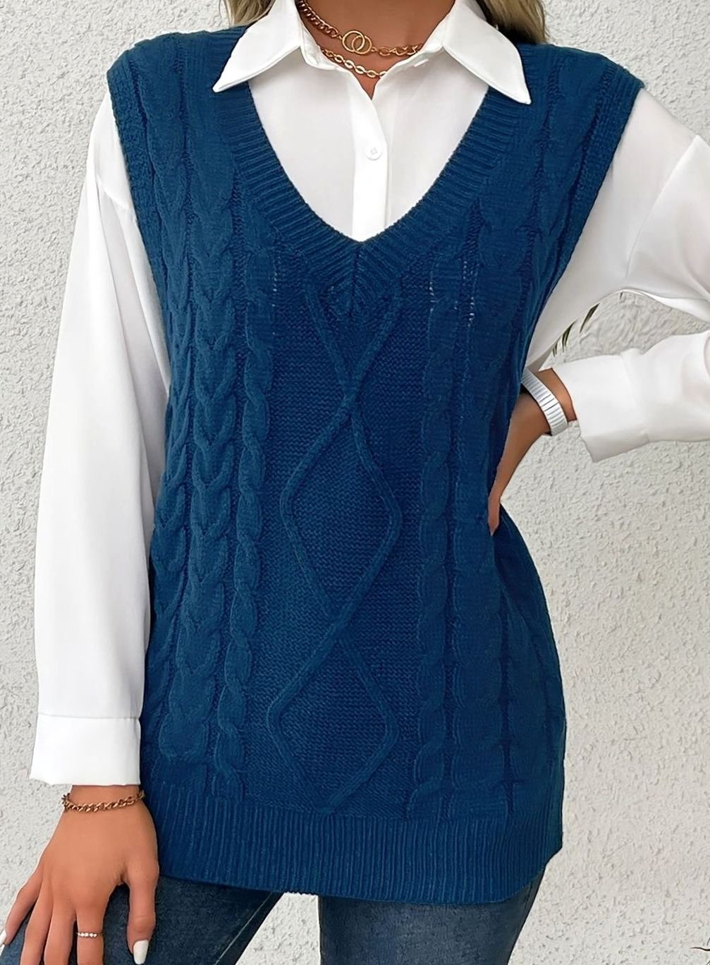 Kimberly | Cozy Oversized Cable Knit V-Neck Sweater Vest